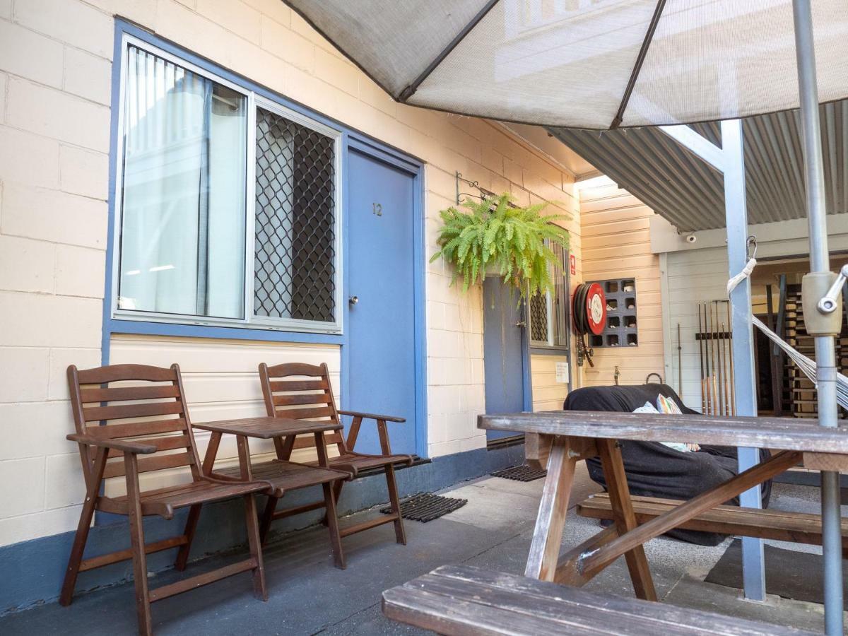 Castaways Backpackers Cairns Hostel Exterior photo